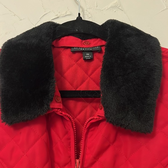 Red Faux Fur Collar Vest by I. N. Studio. REMOVABLE collar—Two Vests in One! - Picture 6 of 16